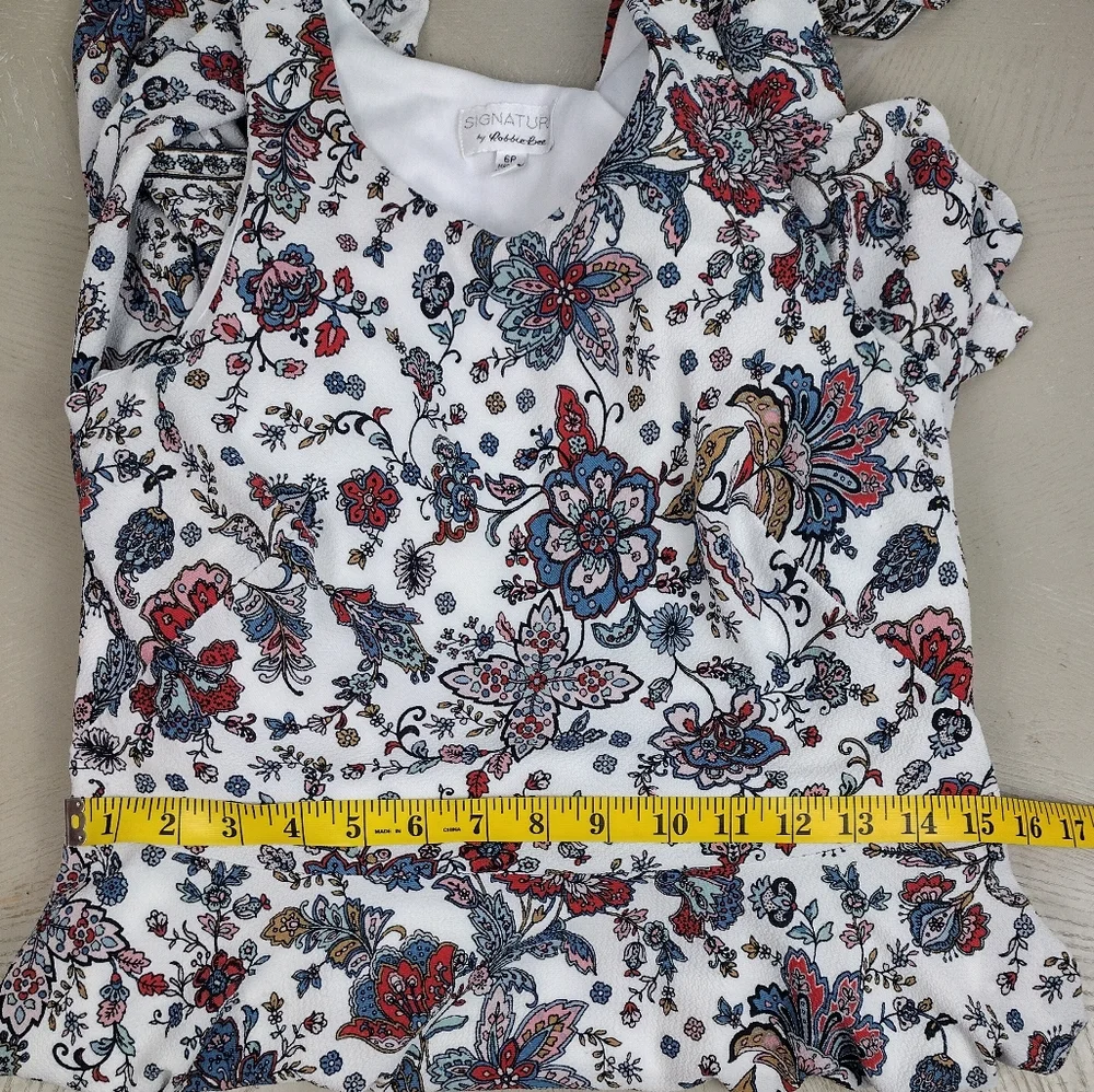 Beautiful handkerchief dress - Picture 12 of 15